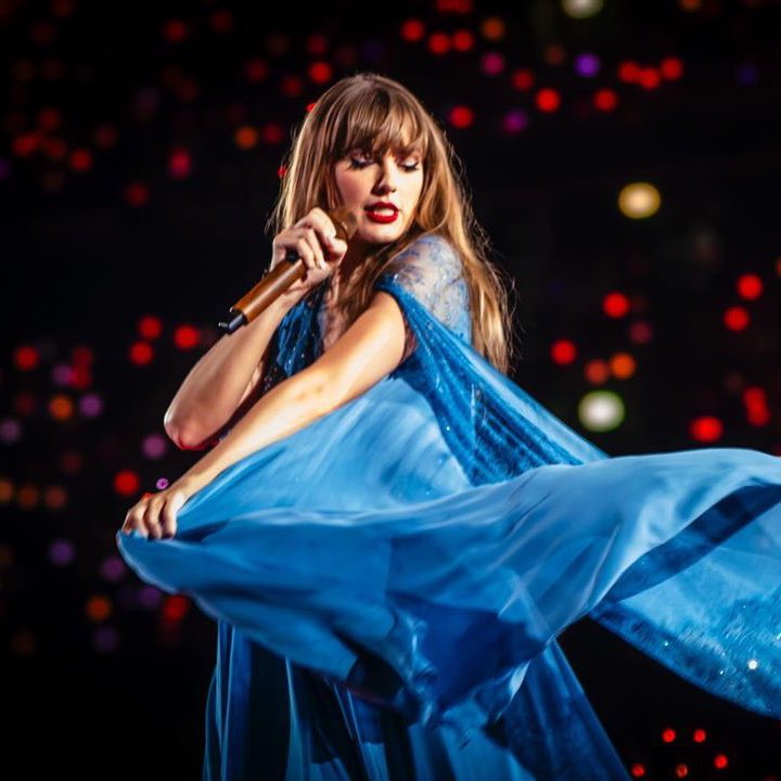 Taylor Swift musste versehentlich ihr Kleid auf der Bühne ausziehen ➤ Globenow.info
