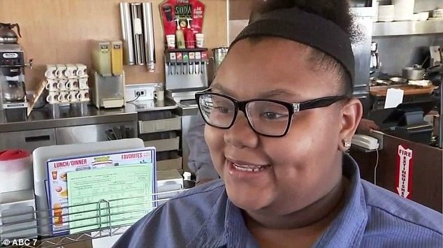 Eine Kellnerin im Waffle House, deren freundliche Geste zwei Leben für immer veränderte